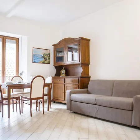 L'arco - In Historic Center Lesa