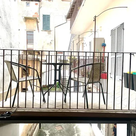 L'arco - In Historic Center アパート
