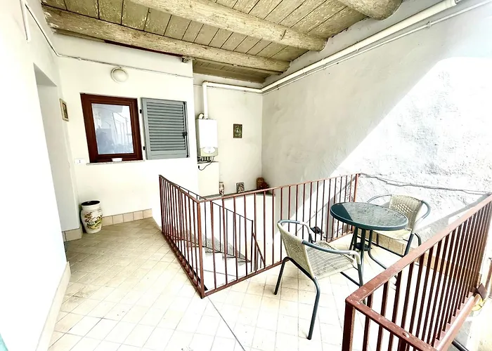 L'arco - In Historic Center *